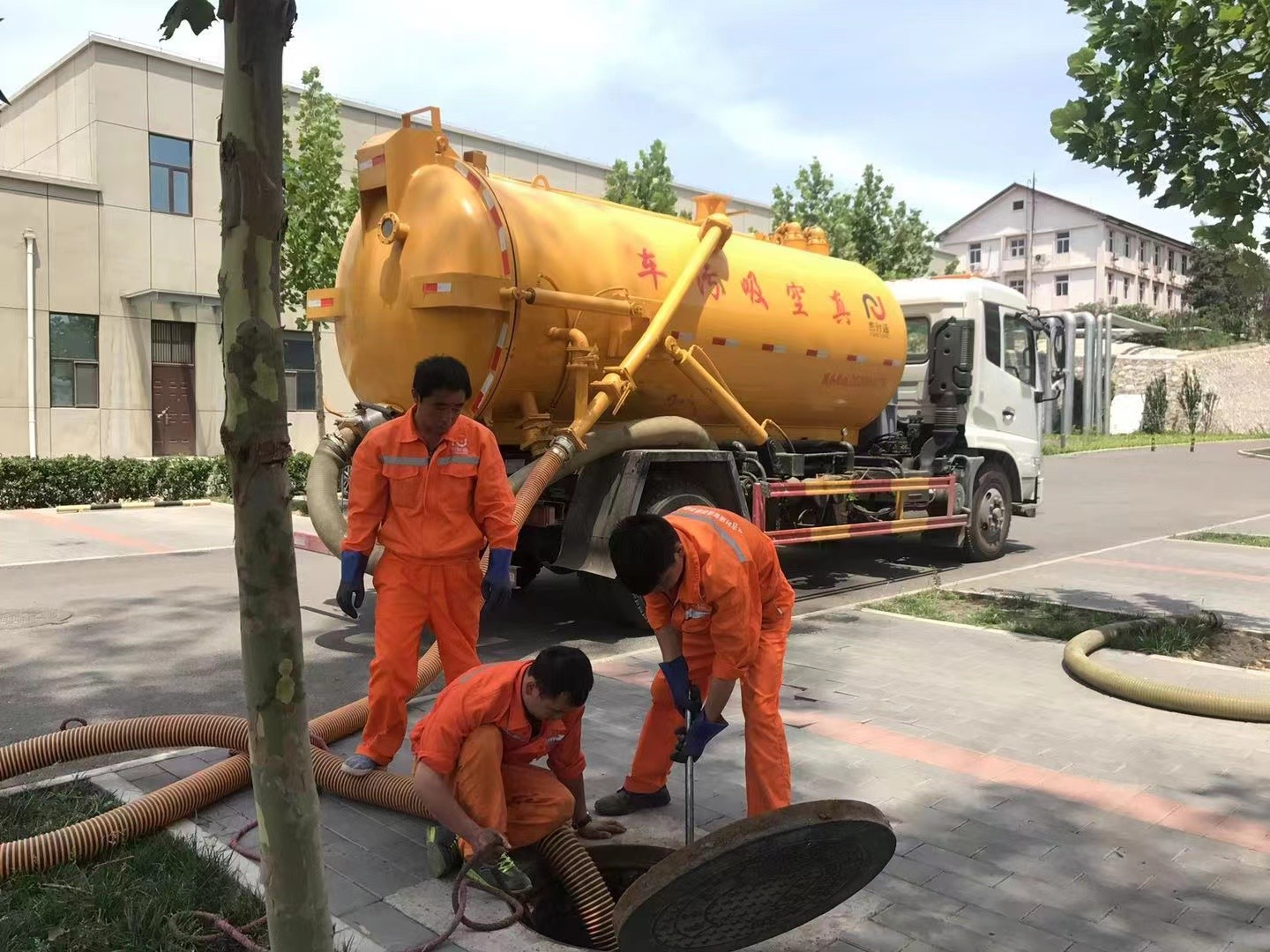 海口化粪池清理与5-8吨吸粪车施工效率分析